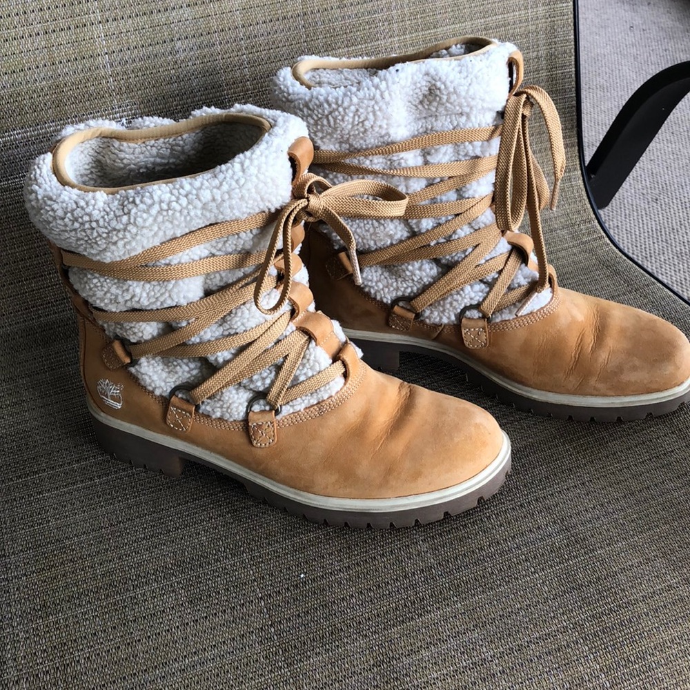 Timberland Boots Women’s Fleece Uppers  Size 9